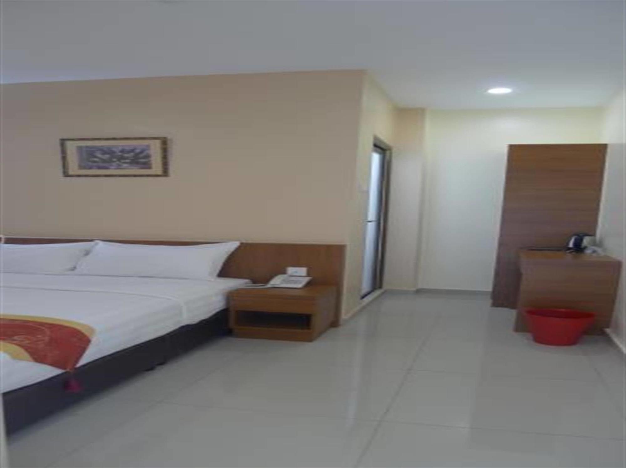 โรงแรมแซมเบอร์เกอร์ แลมบ์ สเปเชียล Malacca ภายนอก รูปภาพ